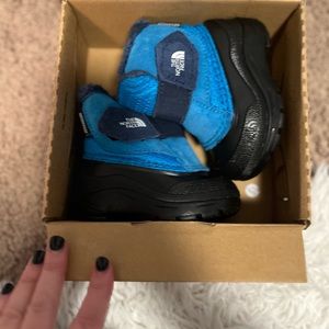 NEW-North Face Toddler Boots